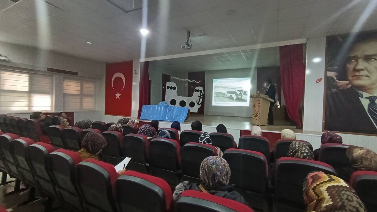Çekerek’te temizlik personeline iş sağlığı ve güvenliği eğitimi verildi