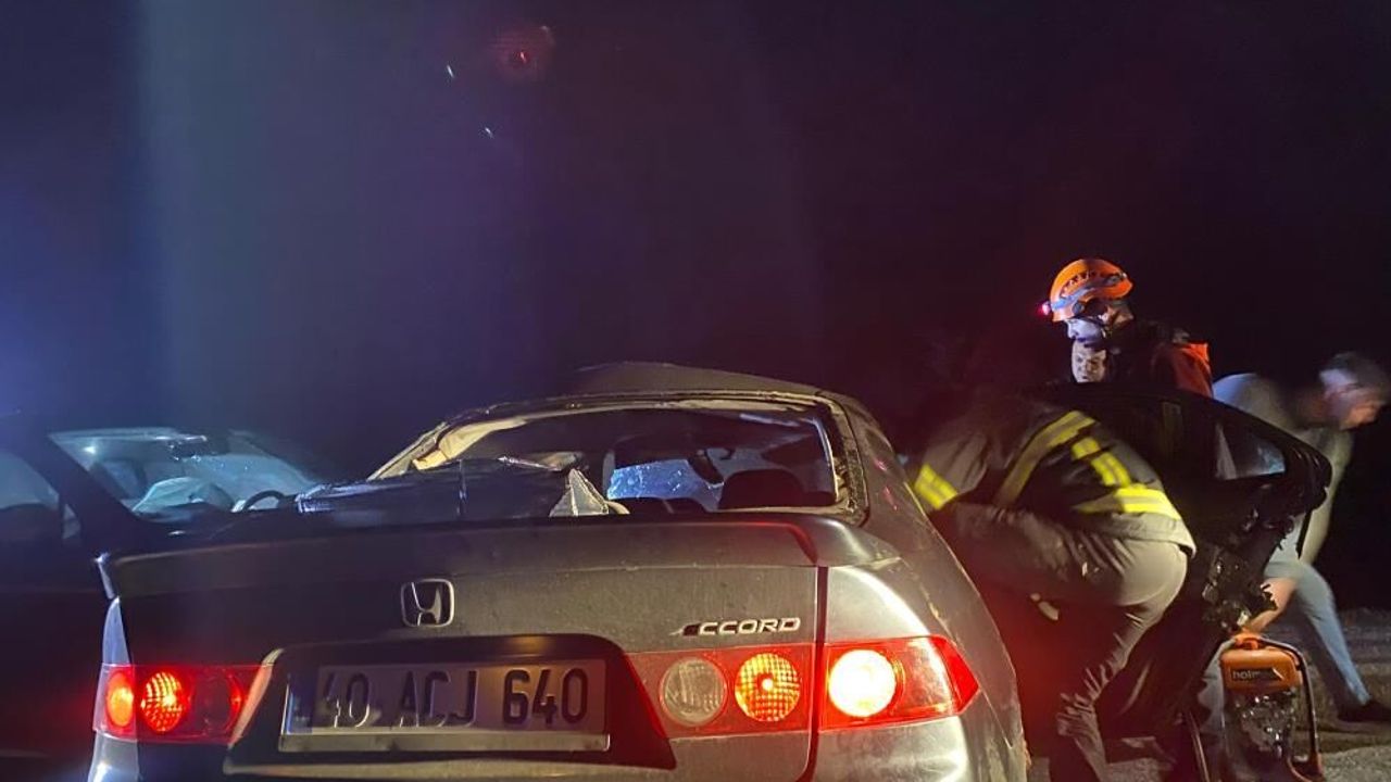 İki otomobilin karıştığı kazada 6 yaralı
