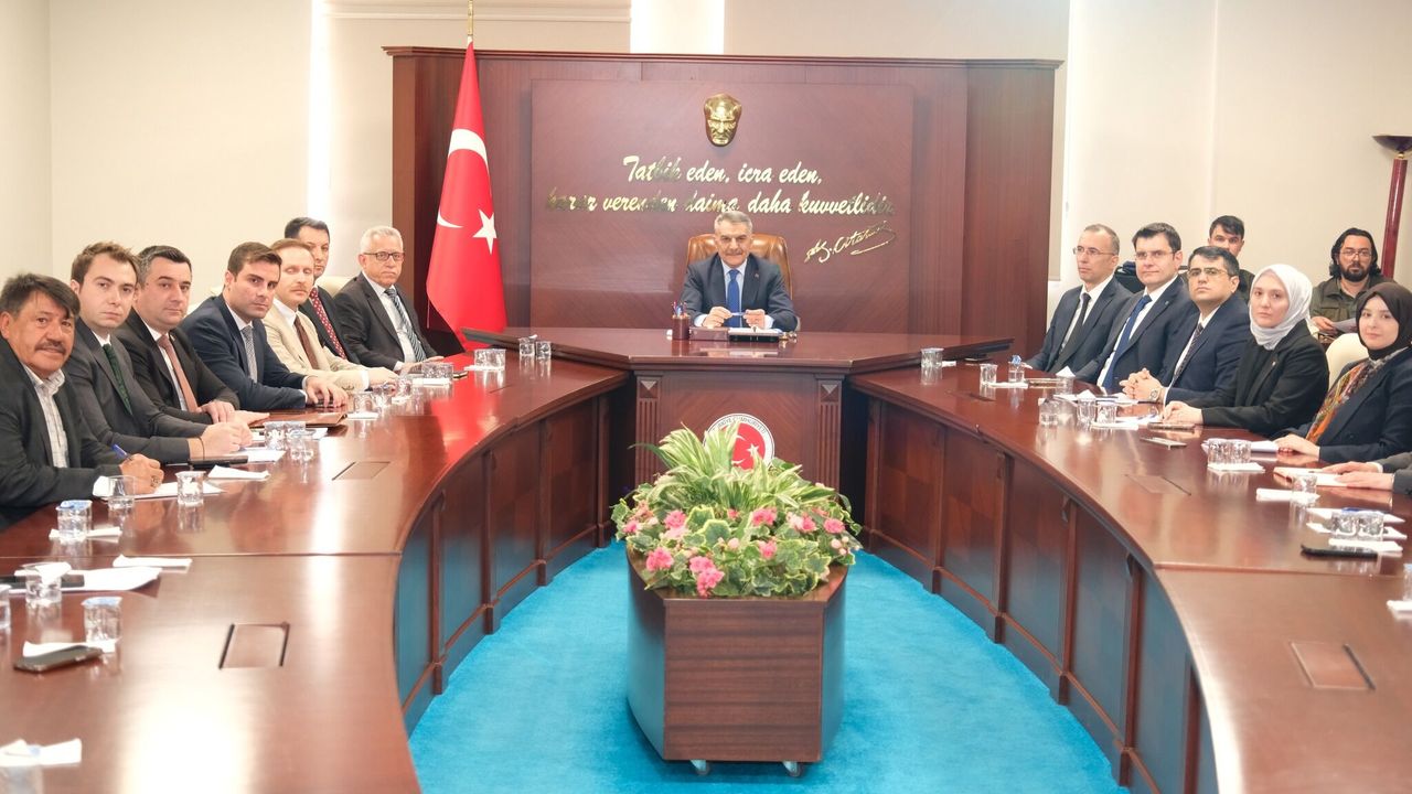 Yozgat’ta Hayvanları Koruma Kurulu toplandı: Barınaklar ve mama sistemi değerlendirildi