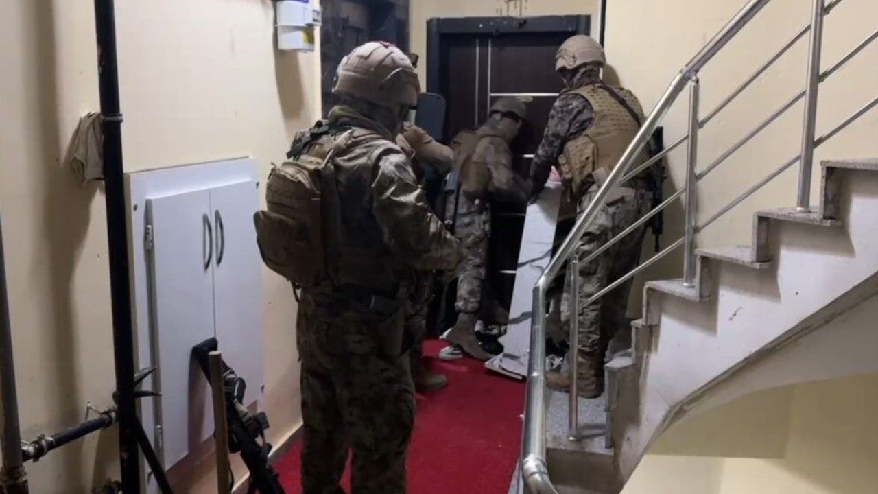 Şafak operasyonu: Evden servet çıktı