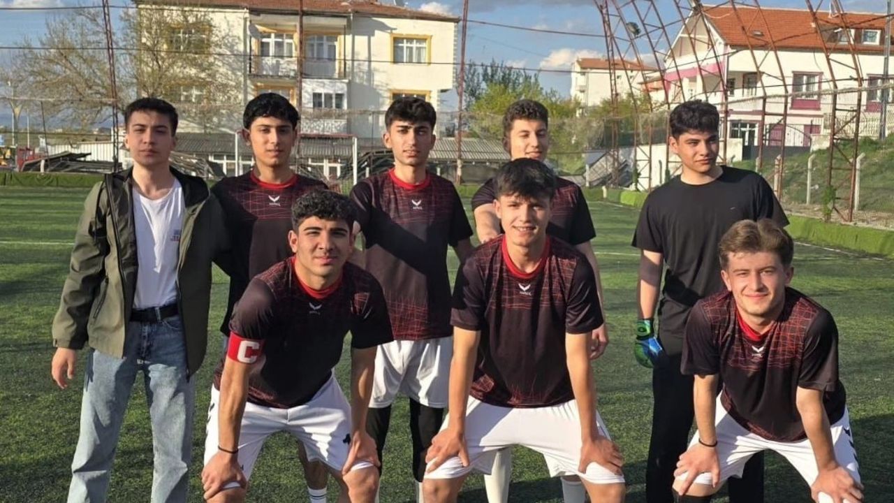 Yerköy’de liseler arası futbol turnuvası başladı