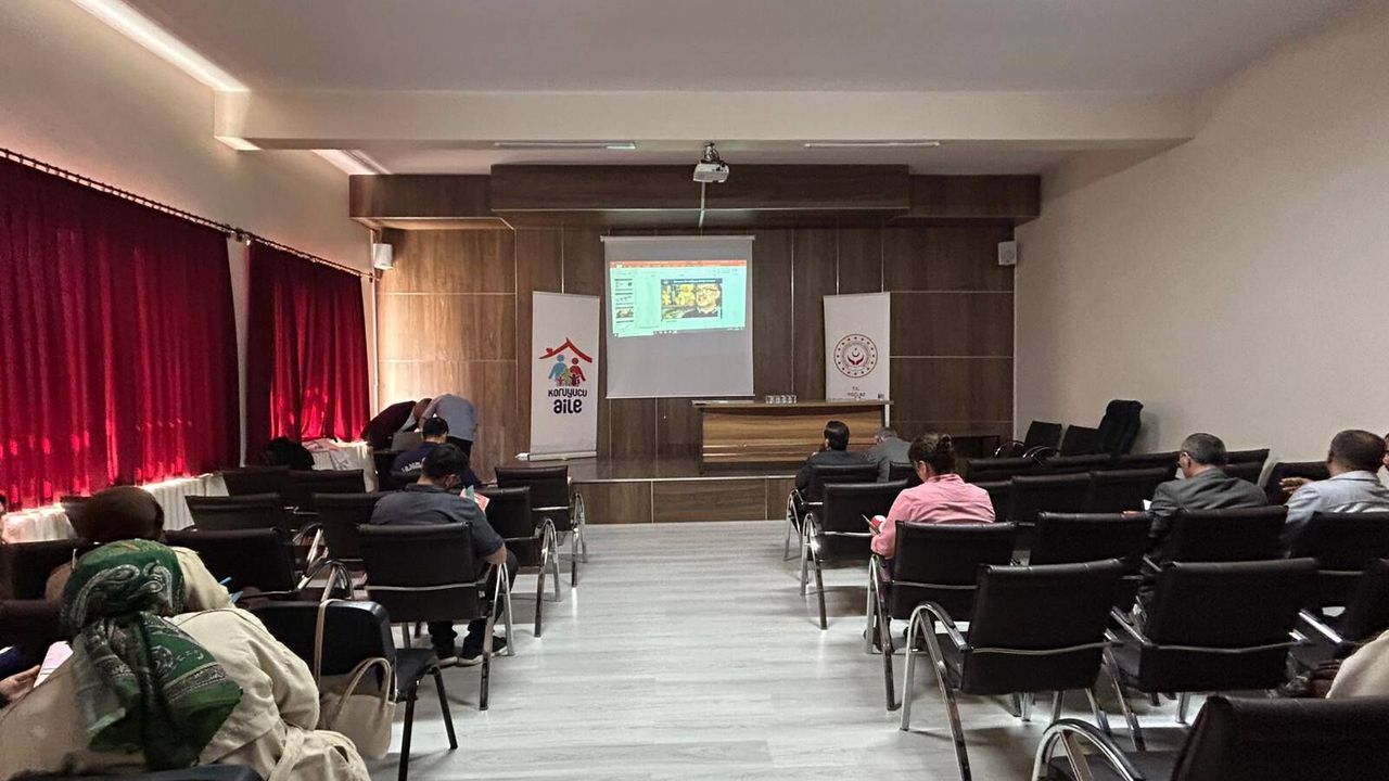 Yozgat’ta koruyucu aile eğitimi verildi