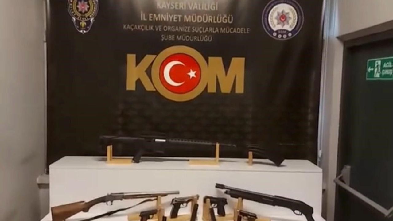 Silah ticareti yapan 2 şahıs yakalandı