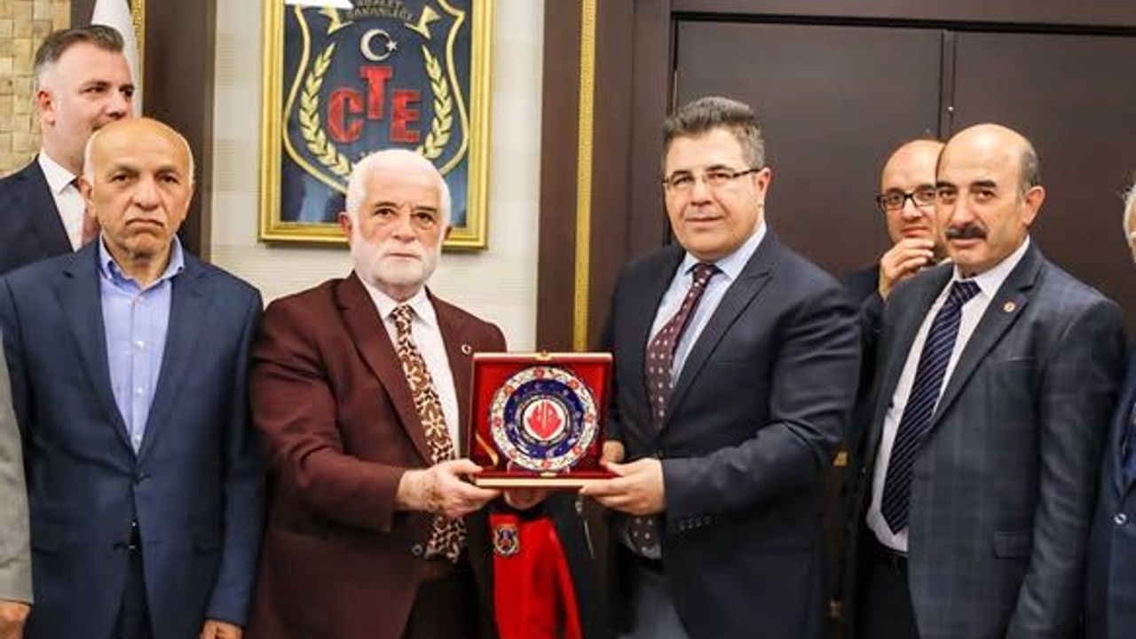 Akdağmadeni Kültür, Sosyal Yardımlaşma ve Dayanışma Derneği’nden Çelebi Yılmaz’a hayırlı olsun ziyareti