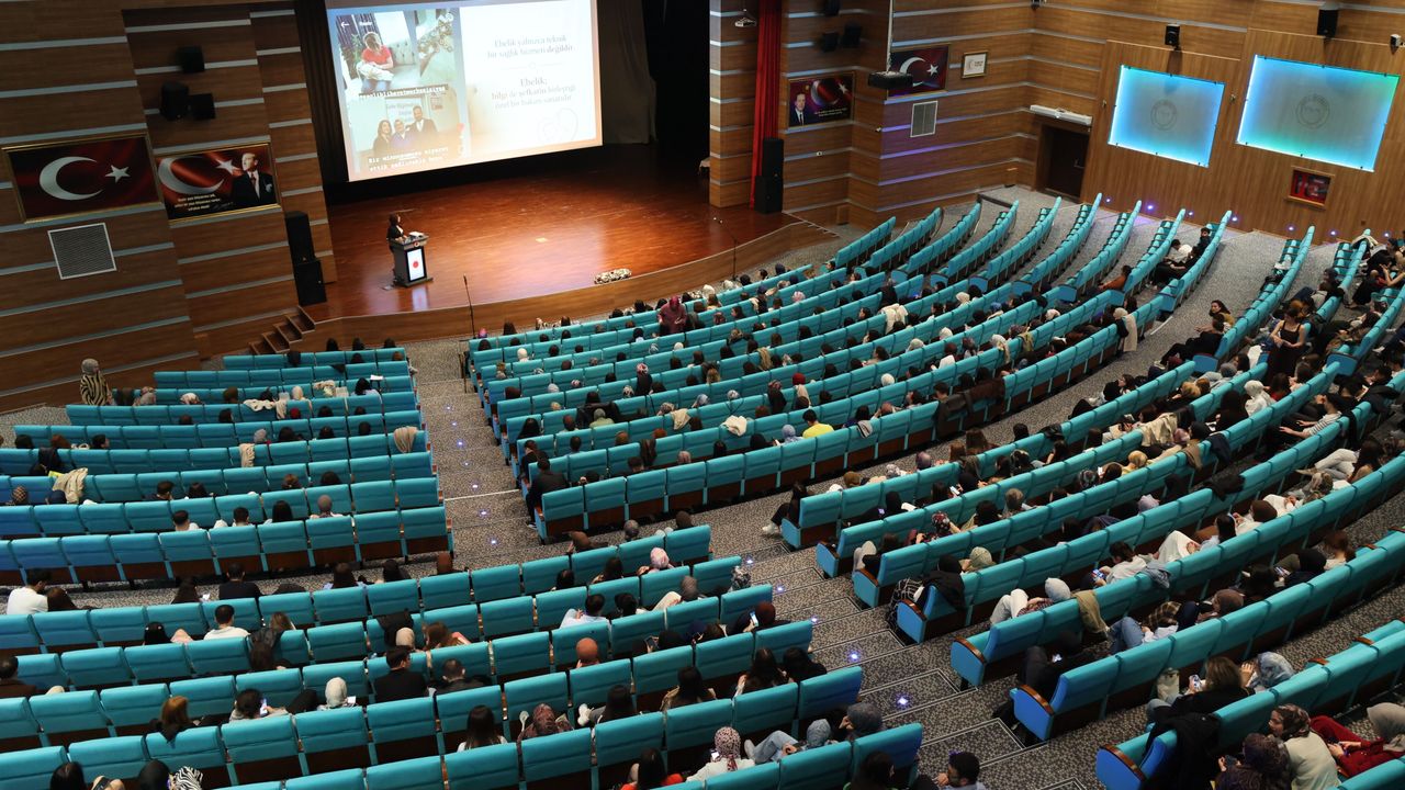 Yozgat Bozok Üniversitesinde “2026 Ebeler Günü” programı düzenlendi