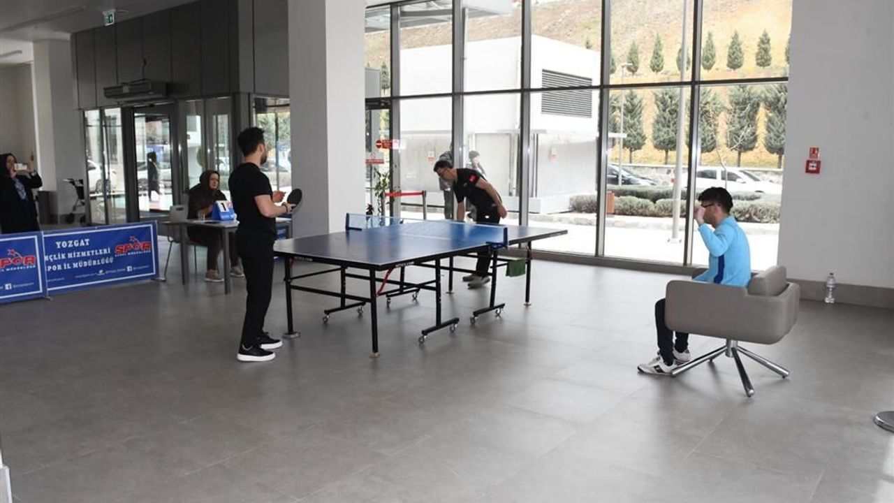 Yozgat Şehir Hastanesinde masa tenisi turnuvası düzenlendi