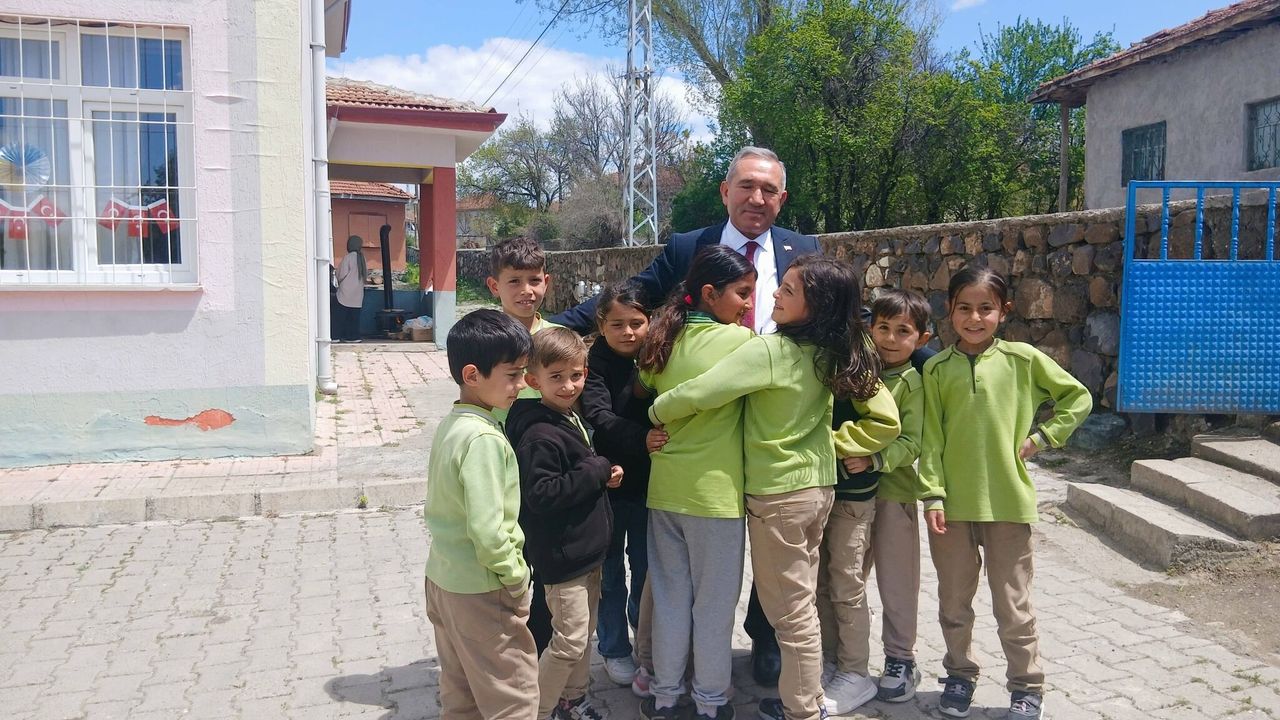 Kadışehri İlçe Millî Eğitim Müdürü Nuri Aksoy, puzzle etkinliğine katıldı