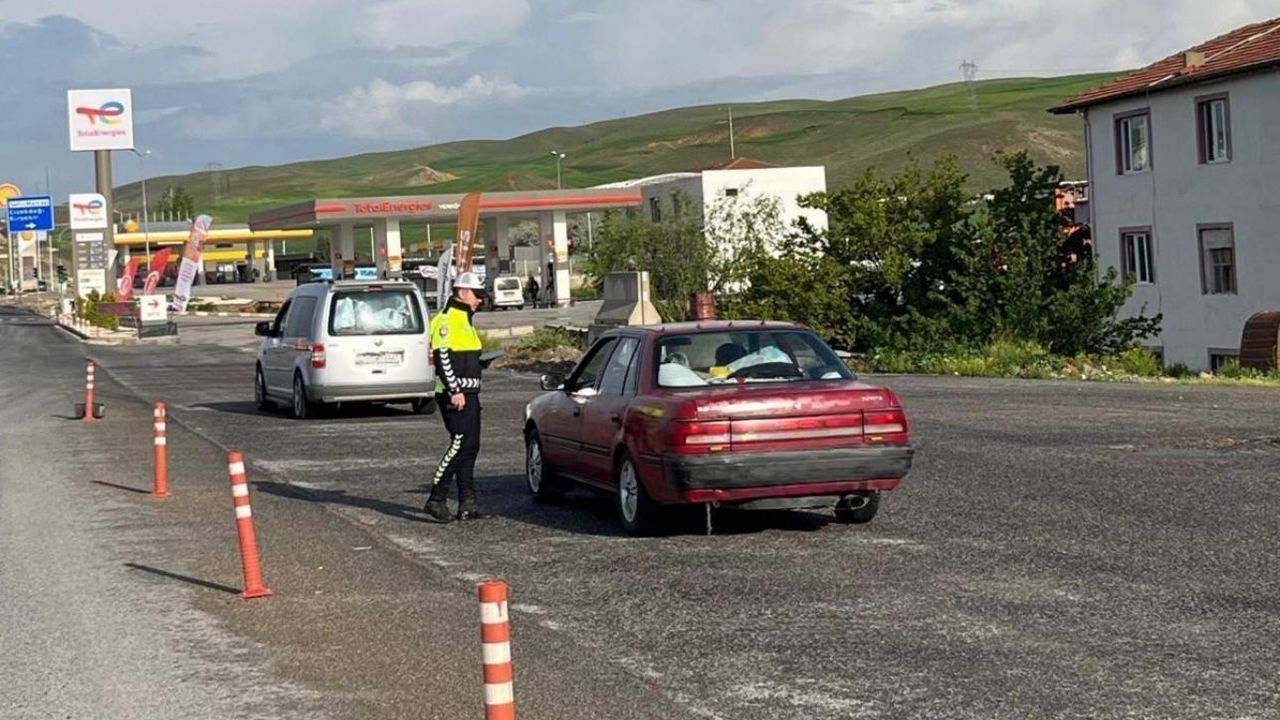 Yerköy’de yol uygulama noktasında asayiş ve trafik denetimi yapıldı