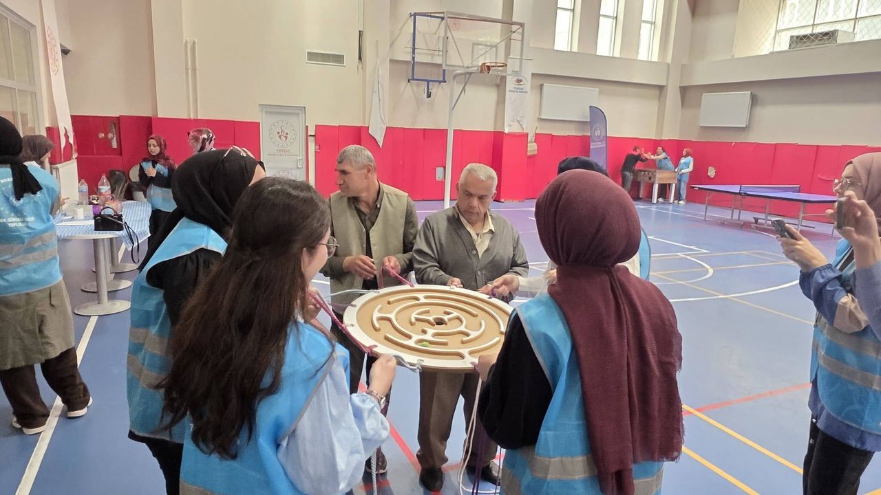Engelliler Haftası’nda özel bireyler gençlik merkezinde ağırlandı
