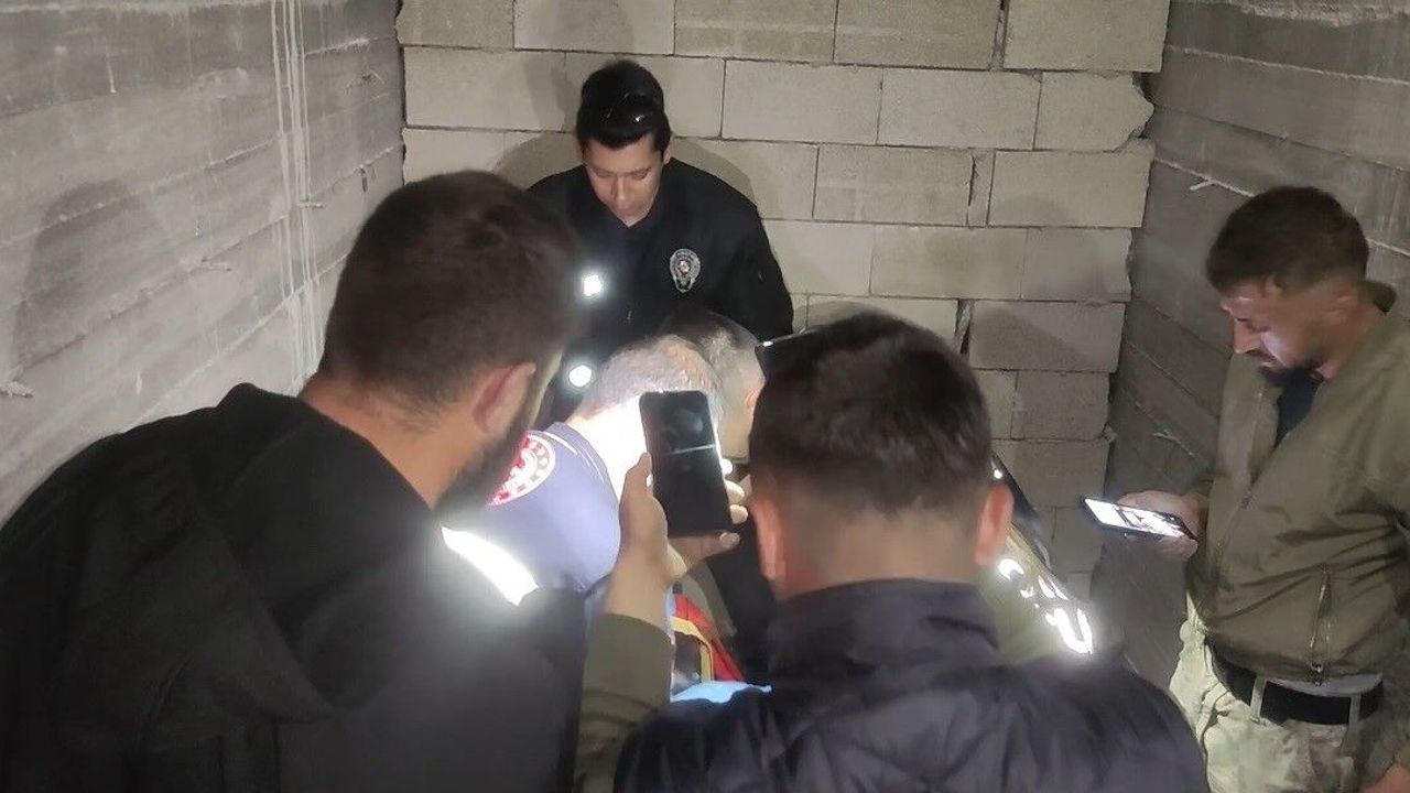 Asansör boşluğuna düşen kadın hastanelik oldu