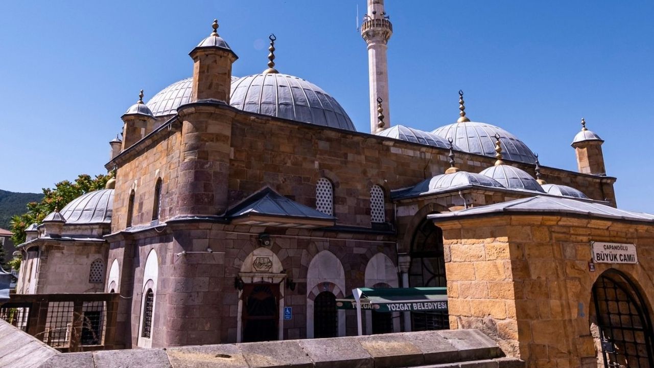 Yozgat Çapanoğlu Camii Osmanlı Barok mimarisiyle dikkat çekiyor