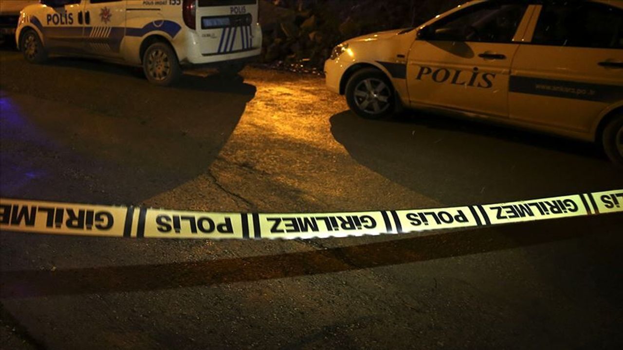 Traktör ile tarım aleti arasında sıkışan şahıs öldü