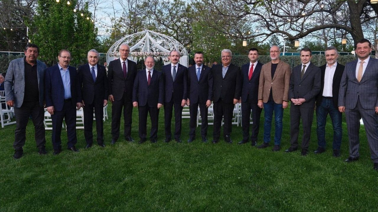 AK Parti Yozgat Milletvekili Abdulkadir Akgül, düğünde tebriklerini iletti