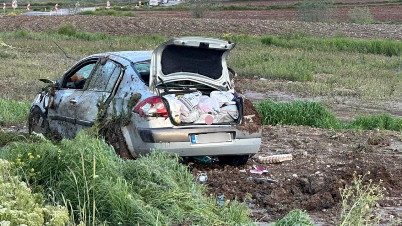 Kaygan yolda feci kaza! Araç takla attı, 5 kişi yaralandı