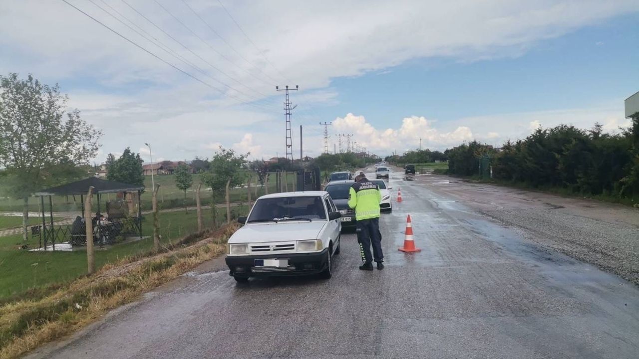 Yozgat’ta ehliyet kontrolü: Sürücü trafikten men  edildi