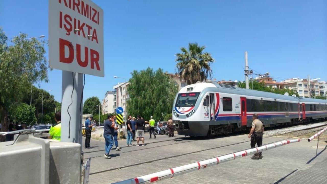 Raylarda feci kaza: Yaya ağır yaralandı