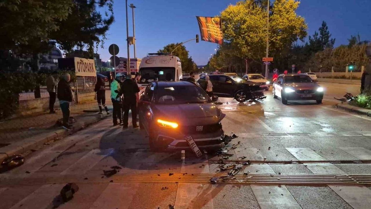 Trafik kazasında 2 kişi yaralandı