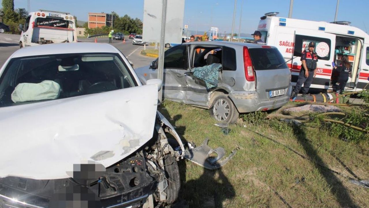 Trafik kazasında 1’i ağır 6 kişi yaralandı
