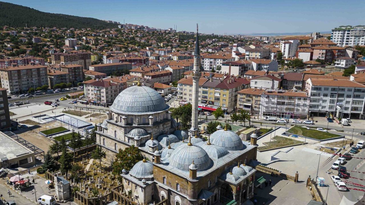 Yozgat’ın simge yapısı Çapanoğlu Camii dikkat çekiyor