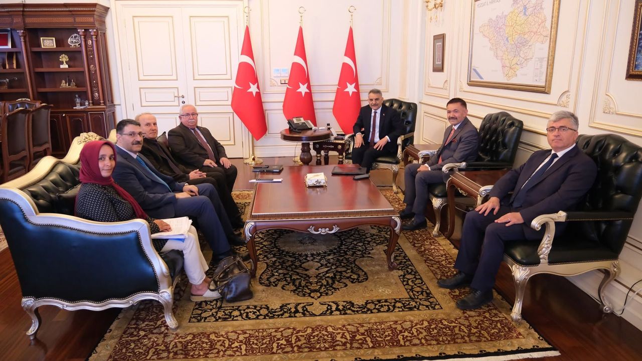 Vali Özkan, İl Özel İdaresi ve sağlık yöneticileri