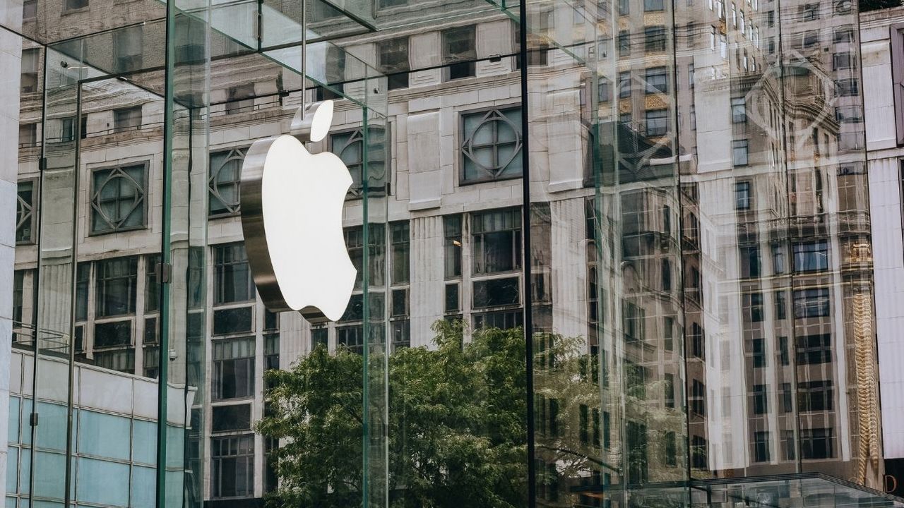Apple, yapay zeka destekli yeni Siri’yi tanıttı