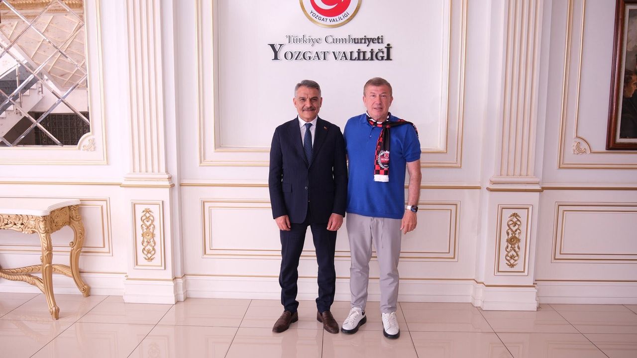 Türk futbolunun efsane ismi Tanju Çolak’tan Vali Ö