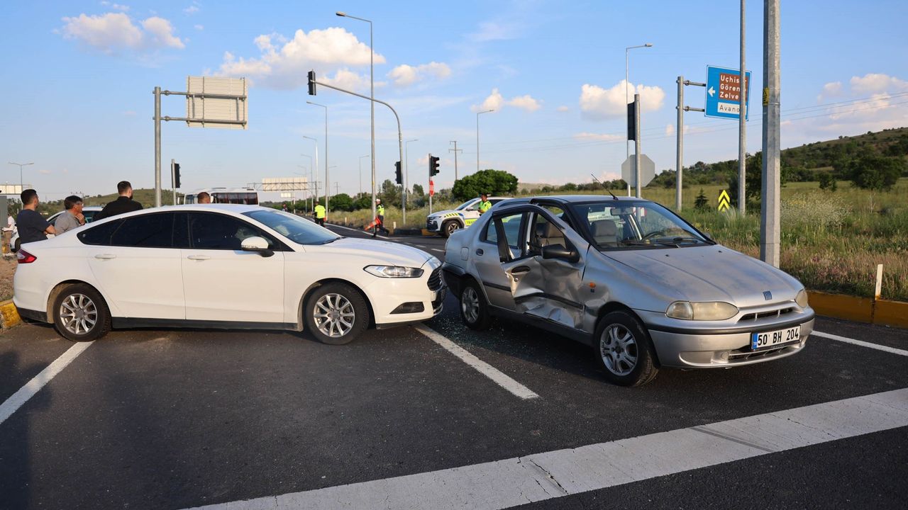 Işık ihlali zincirleme kazaya neden oldu! 2 yaralı