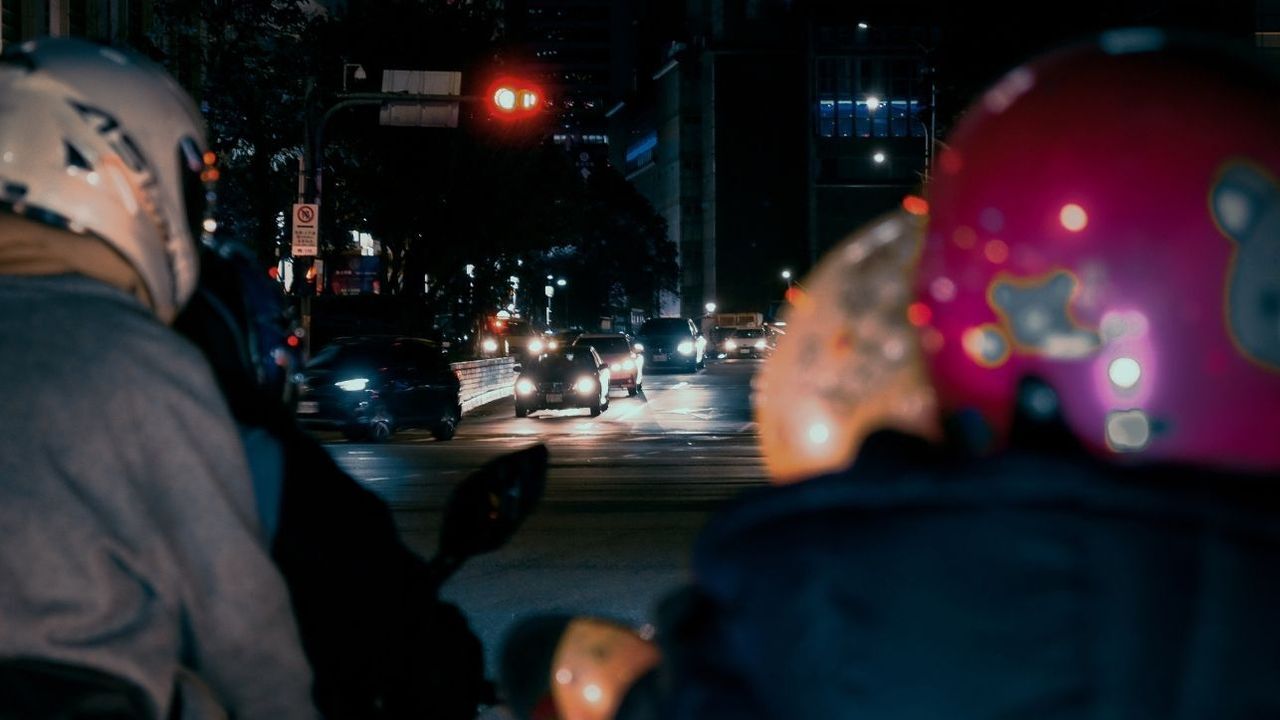 Trafikte dehşet: Sürücü 4 kişinin saldırısına uğradı