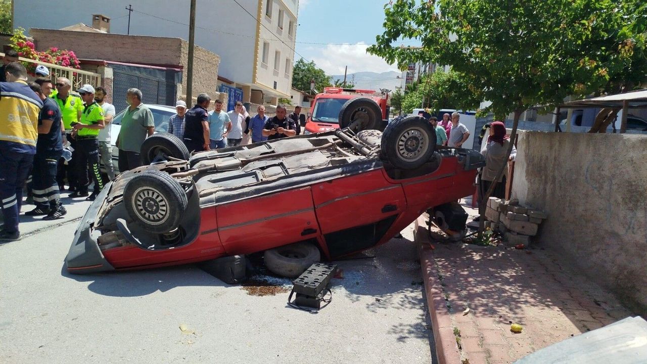 Otomobil ters döndü: 1 kişi yaralandı