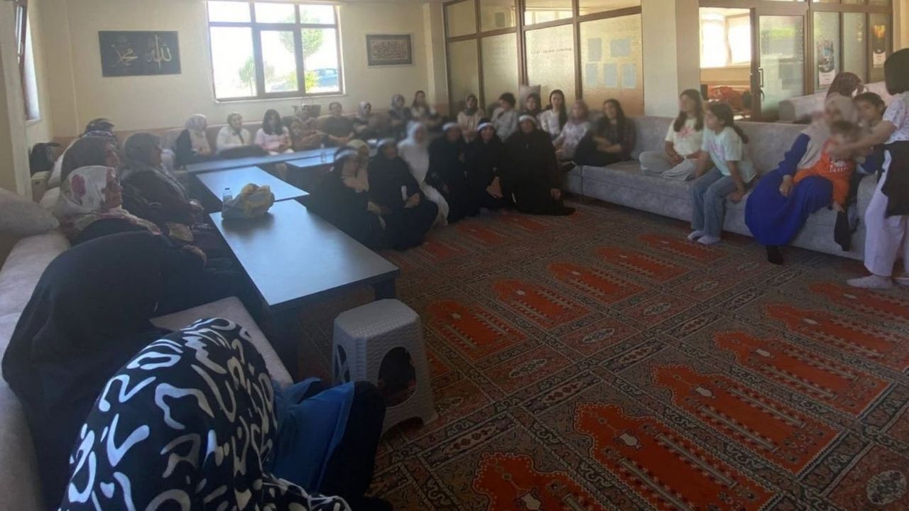 Yenifakılı'da "Hz. Sümeyye'nin Şehadeti" konulu piyes büyük ilgi gördü