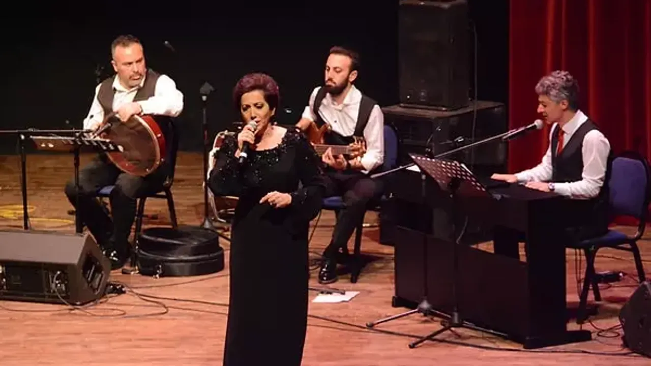 Sanatçı Aysun Gültekin kimdir?