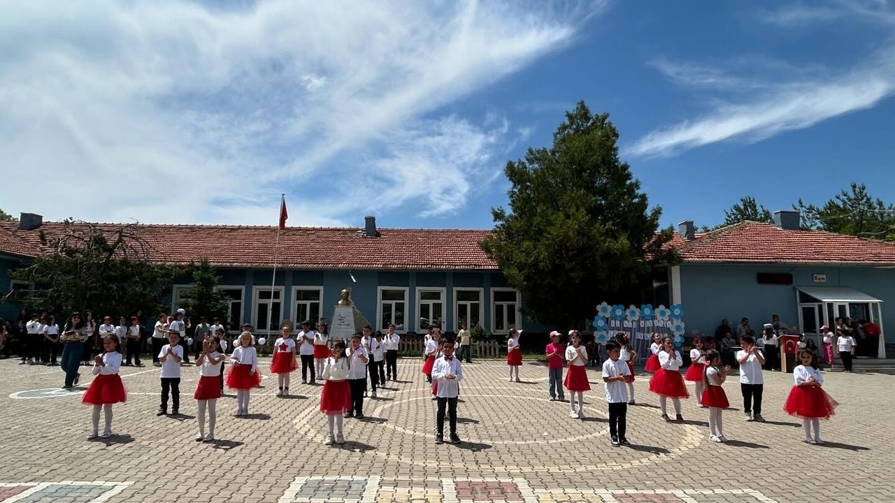Çayıralan’da yıl sonu şenliği düzenlendi
