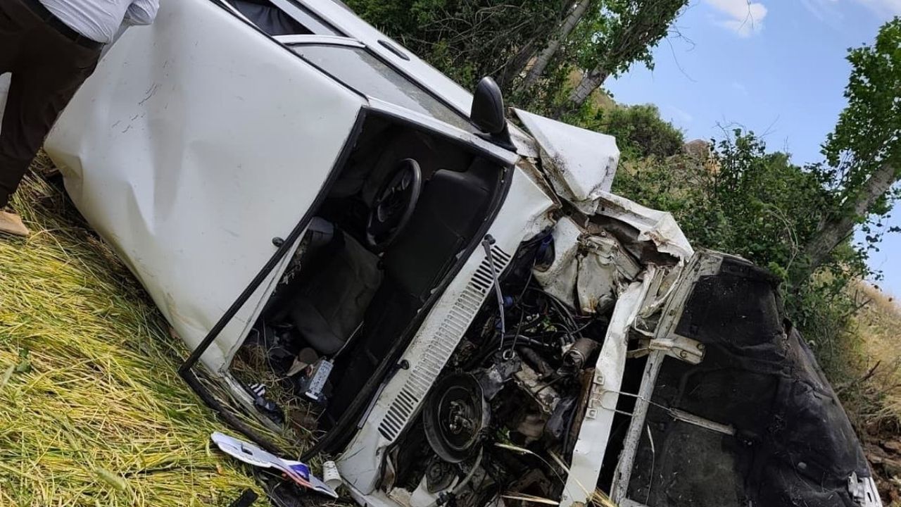 Yozgat’ta feci kaza: Otomobil takla attı