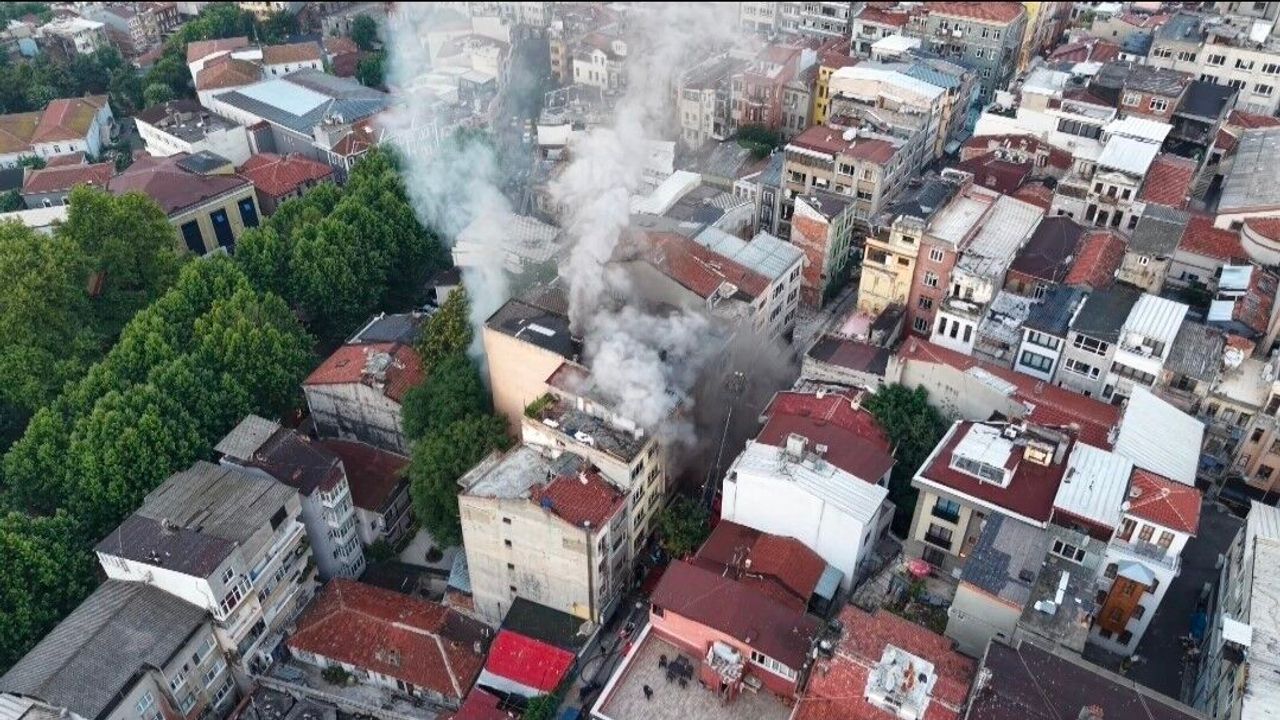 5 katlı iş hanında yangın: 1 kişi kurtarıldı