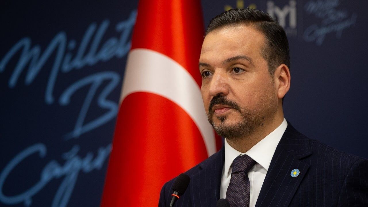 Kürşad Zorlu kimdir? Kürşad Zorlu kaç yaşında, nereli, mesleği ne, ne mezunu ve hangi partiden?