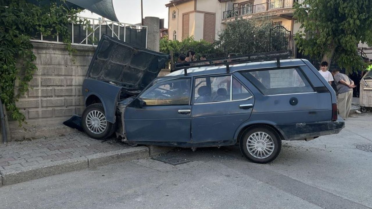 Ehliyetsiz sürücü kazası: 5 yaralı
