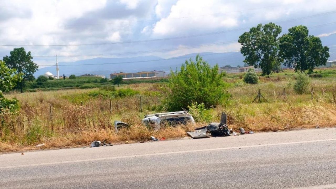 Kaza sonrası tek şerit ulaşım trafiği kilitledi