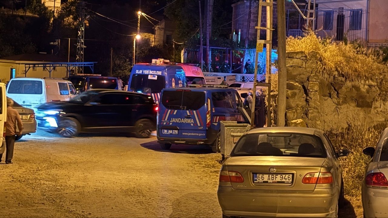 Cami cemaatine bıçaklı saldırı! 2 kişi yaşamını yitirdi