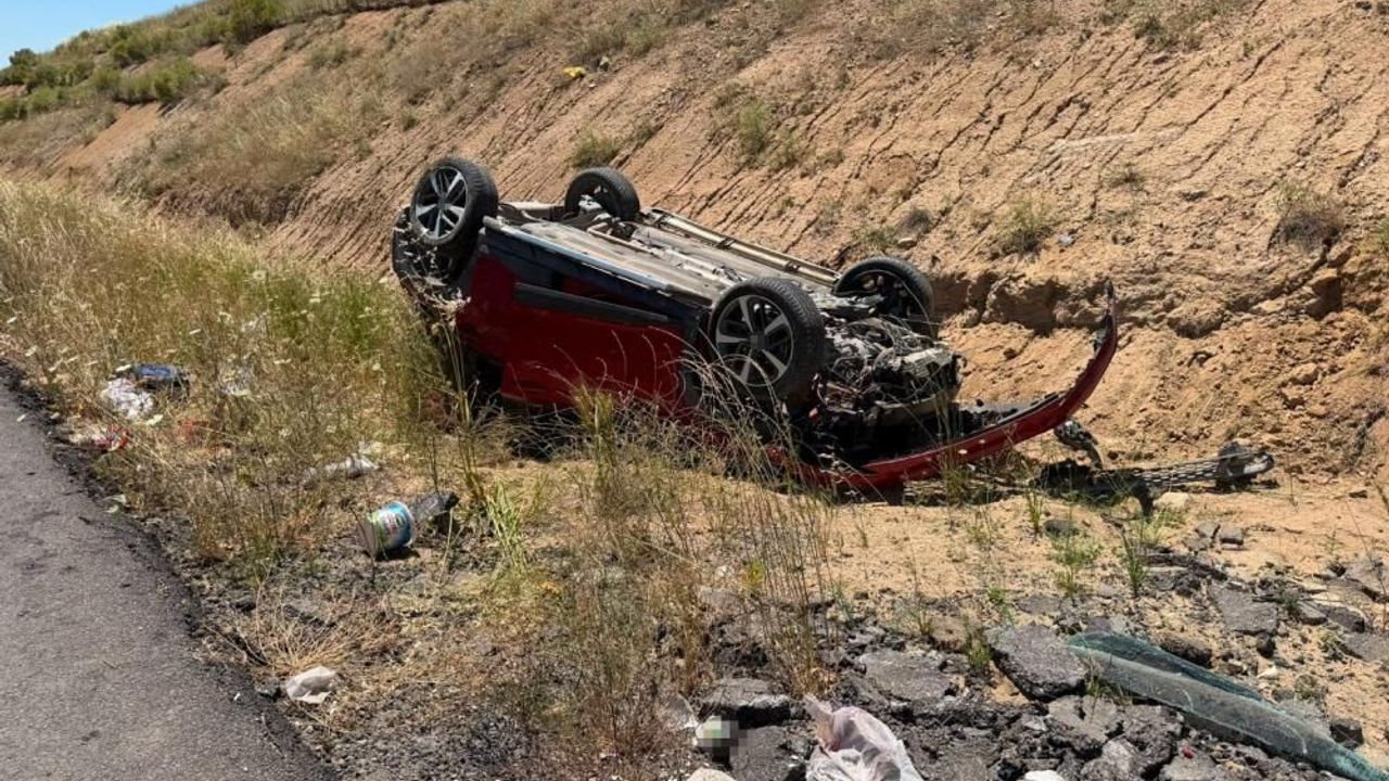 Yozgat'ta otomobil takla attı: 2 yaralı