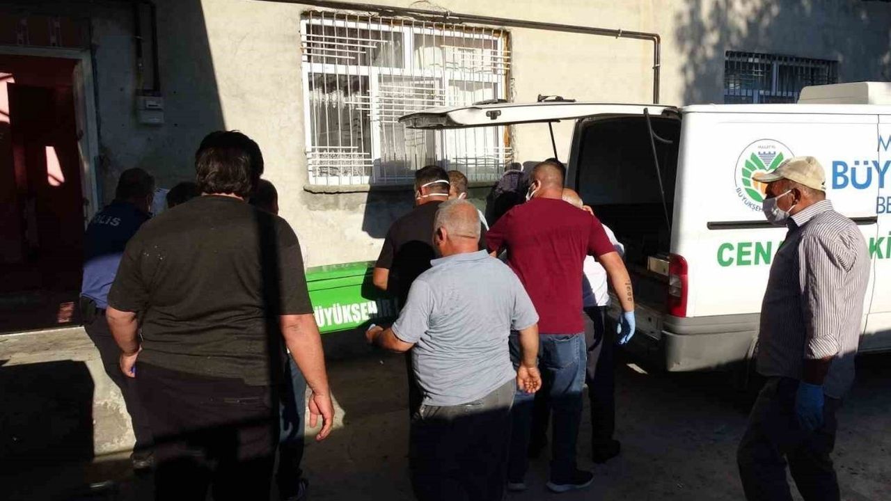 Evde şüpheli ölüm: 26 yaşındaki genç ölü bulundu