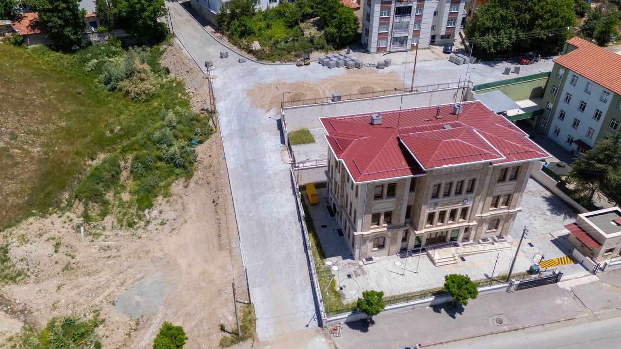 Akdağmadeni'nde ulaşım yatırımları hız kesmiyor