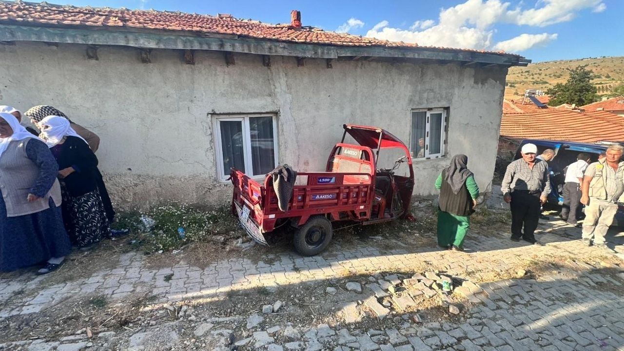 Yozgat'ta elektrikli motosiklet kazası: 6 kişi yaralandı