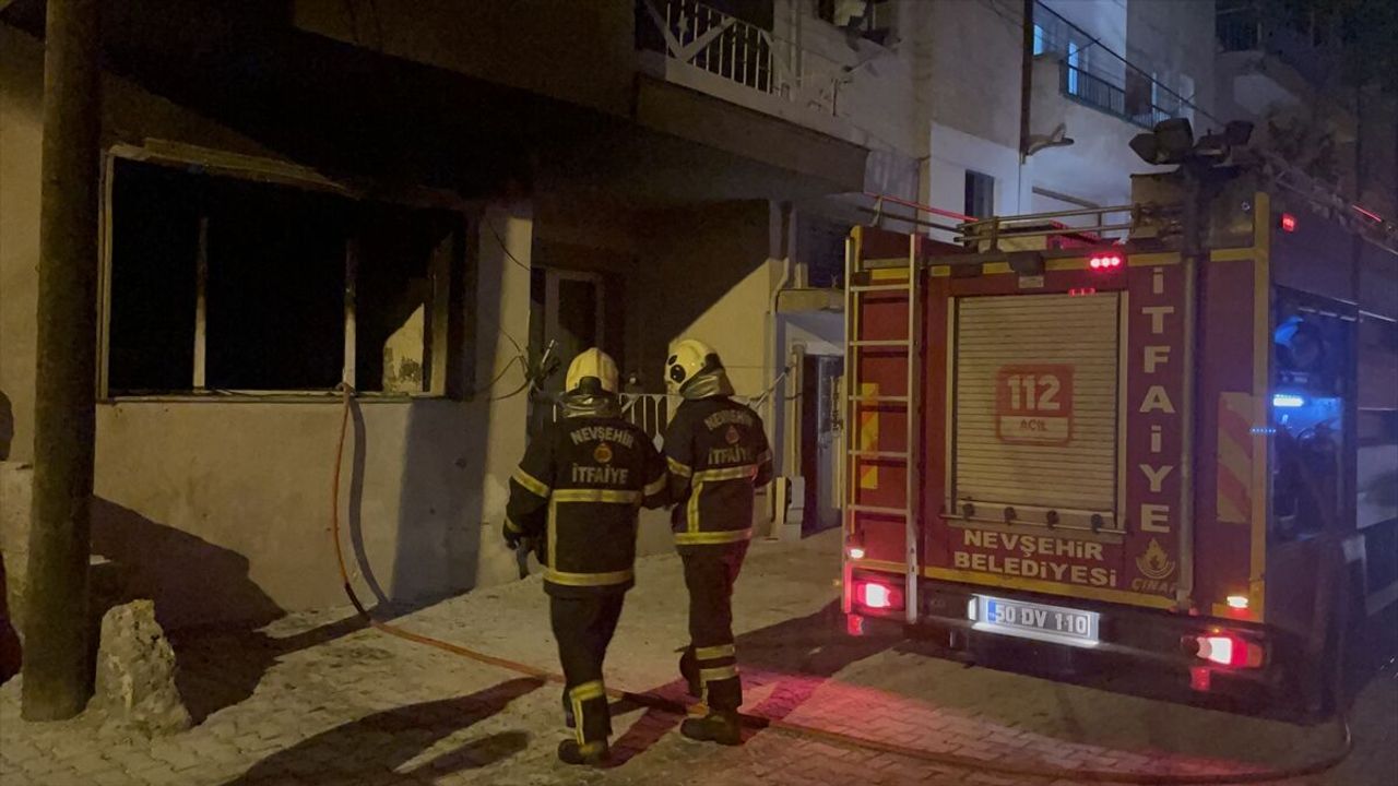 Bir kişi tartıştığı kardeşinin evini yaktı