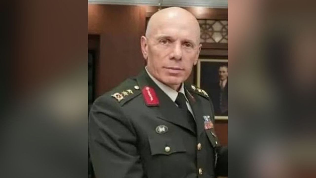 Ahmet Kurumahmut kimdir? Kaç yaşında? Rütbesi nedir? Eşi kimdir? Görevlerleri neresi? Yeni görev yeri?