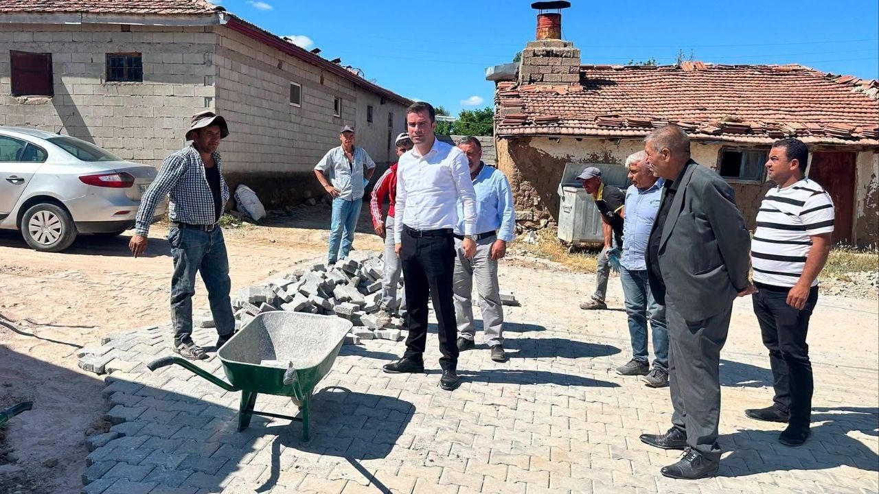 Sarıkaya Kaymakamı Demirkıran, Bebek köyündeki yol çalışmalarını inceledi