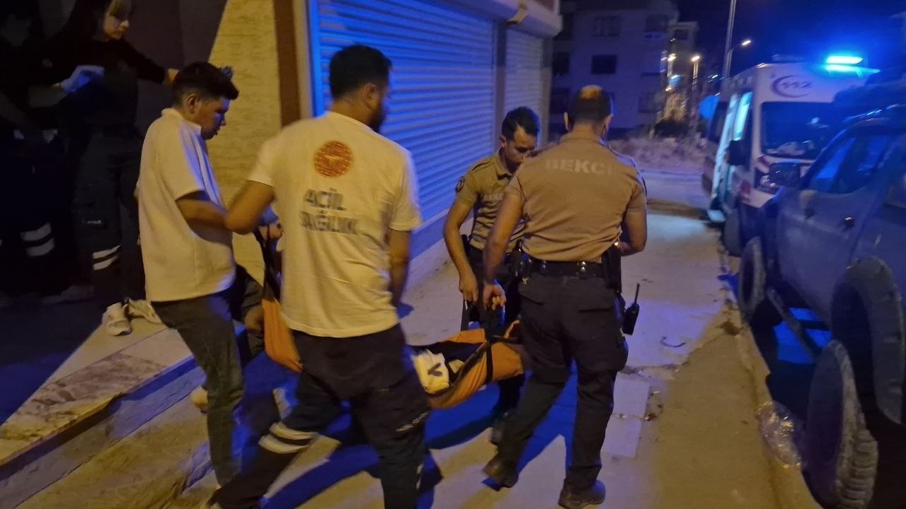 Bunalıma giren şahıs kendi karnına bıçak sapladı