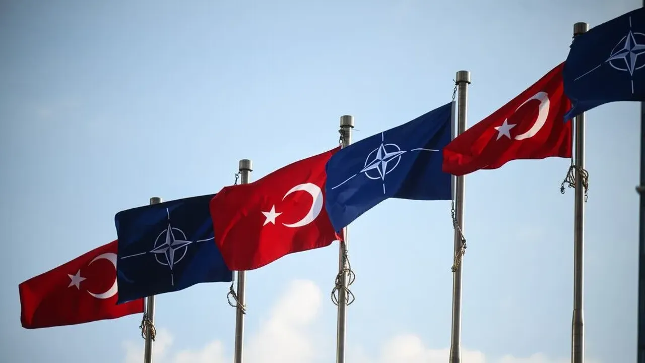 Erdoğan’ın NATO liderlerine hediye ettiği silahın modeli ne?