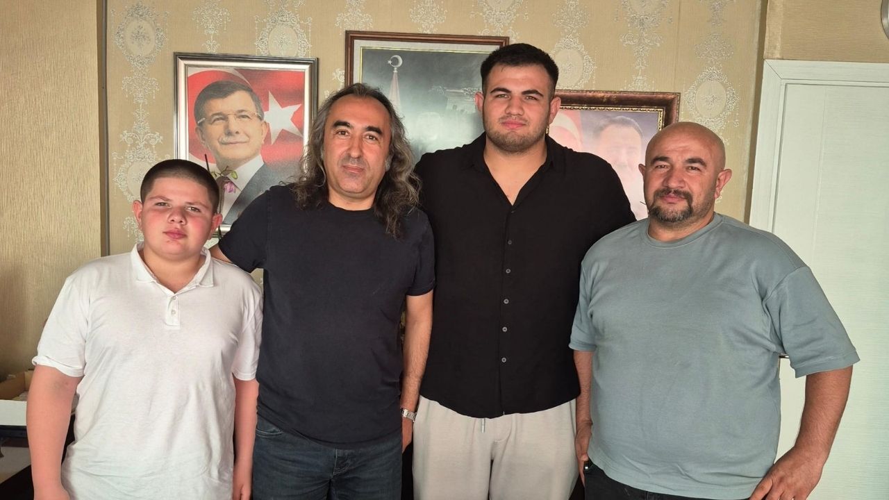 Yozgat İl Başkanı Aydoğmuş: Yozgatlı sporcularımıza sahip çıkmalıyız