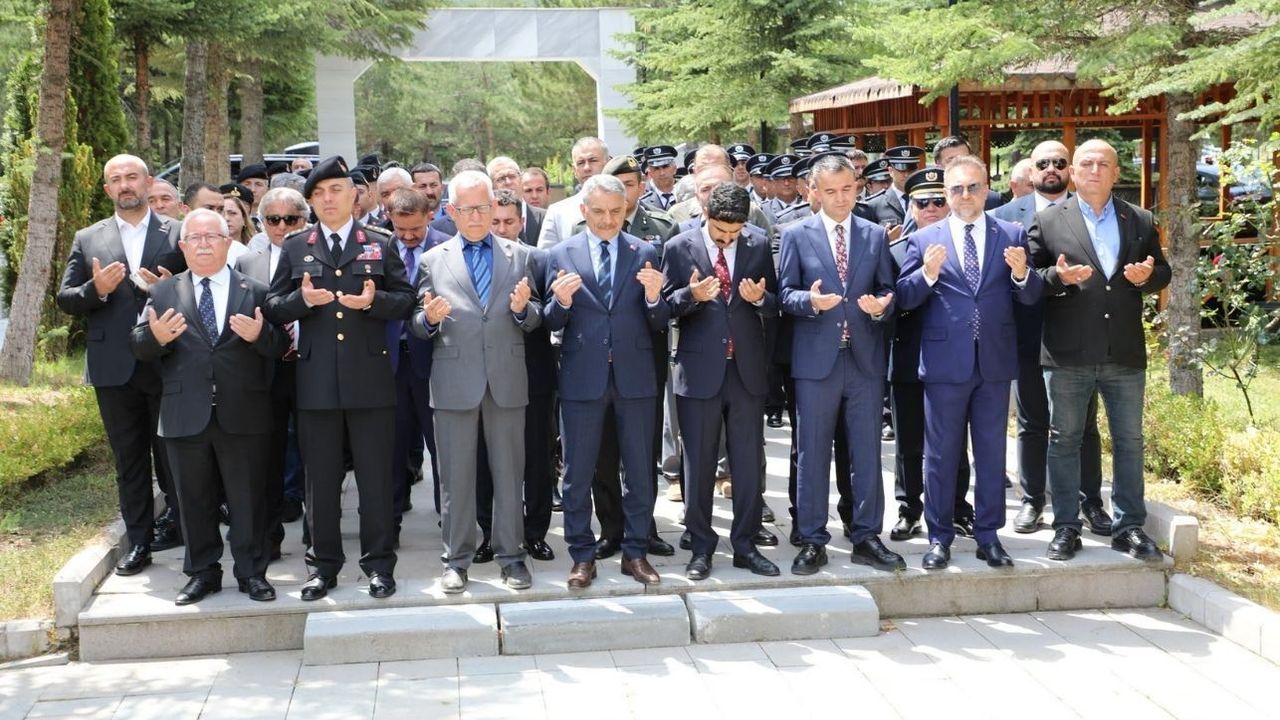 Yozgat Bozok Üniversitesi Rektörü Yaşar, 15 Temmuz anma programlarına katıldı