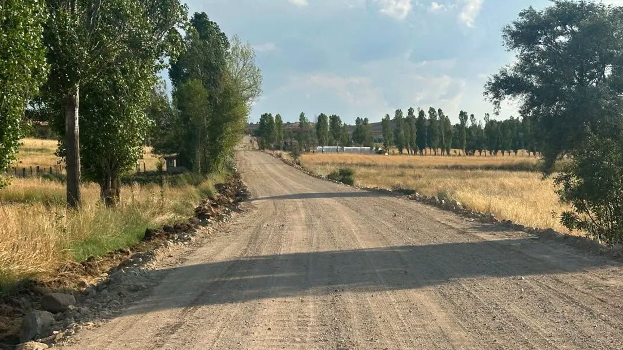 Sorgun Kaymakamı Abdurrezzak Canpolat yol çalışmalarını inceledi